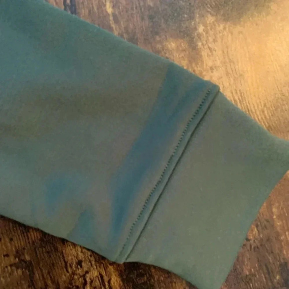 Reebok fleece lined pull over - Picture 7 of 9